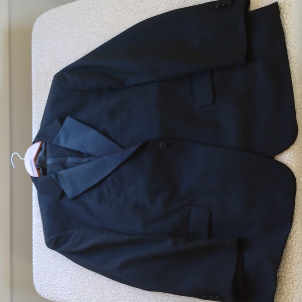 100% Wool Black Versini Tuxedo 44R